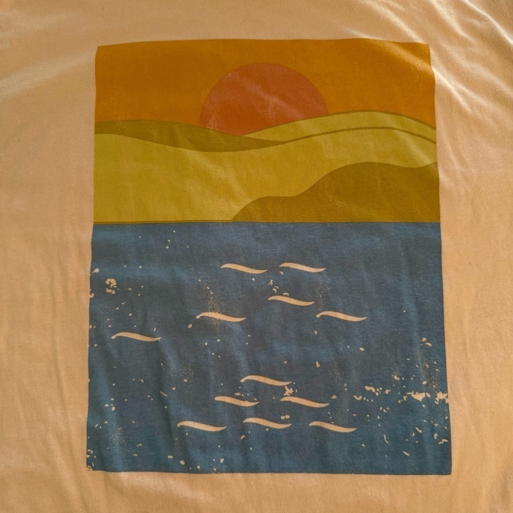 Goodfellow & Co Peach Men’s T-Shirt With Sunset Graphic Size Medium - Picture 7 of 7